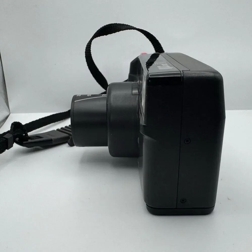 Pentax IQZoom AF Macro Zoom 35-70mm Point & Shoot 35mm Camera Untested Powers On